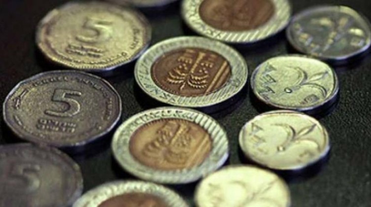 خبير اقتصادي يكشف سبب أزمة "الفكة" في قطاع غزة قبل رمضان