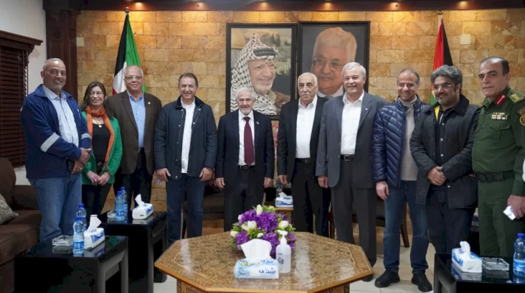 وفد من الهلال الأحمر الكويتي يزور فلسطين