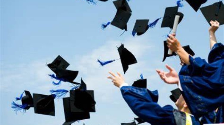 "التعليم العالي" تعلن عن منح دراسية في رومانيا