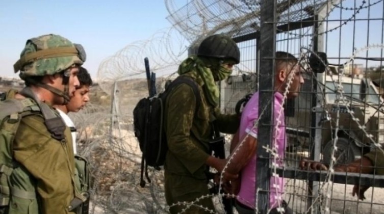 قوات الاحتلال تعتقل 4 شبان على حدود قطاع غزة