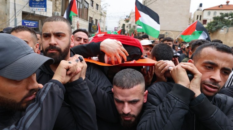 بالفيديو والصور: تشييع جثمان الشهيد أمير أبو خديجة في طولكرم