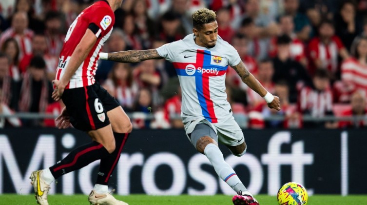 بالفيديو: برشلونة يُفلت بانتصار ثمين أمام أتلتيك بلباو في الدوري الإسباني