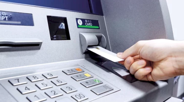 سلطات الاحتلال تقرر احتجاز حسابات بنكية لـ160 مقدسياً خلال فبراير