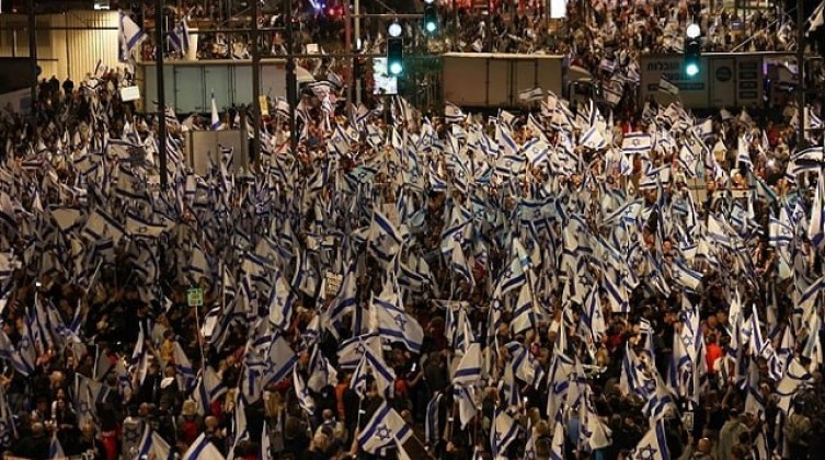 للاسبوع الـ12 على التوالي.. مئات آلاف الاسرائيليين يتظاهرون ضد "الإصلاحات القضائية"