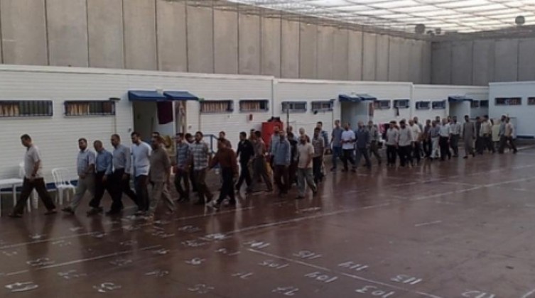 الأسرى في سجون الاحتلال يواصلون خطواتهم الاحتجاجية