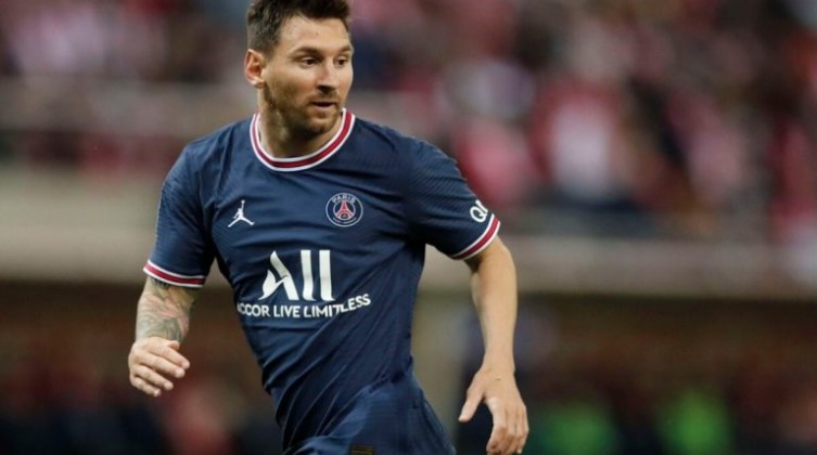 ميسي يلتقى عرضا ضخما من إتحاد جدة السعودي