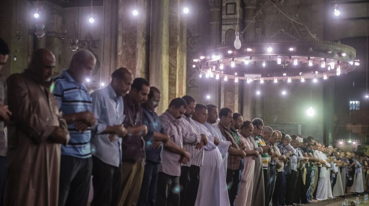 تعرف على مساجد غزة التي ستُحيي صلاة التراويح بجزء كامل يوميًّا