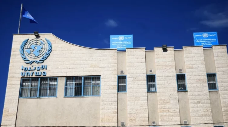 اتحاد العاملين في “الأونروا” بالضفة يعلن استئناف الإضراب المفتوح