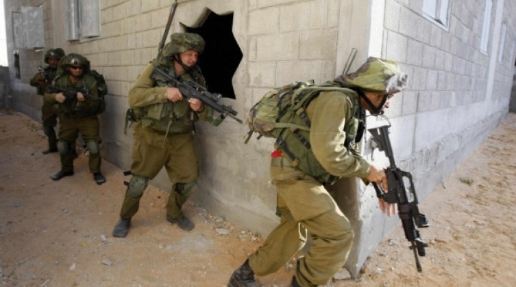 محدث بالفيديو: قوات الاحتلال تقتحم نابلس وتعتقل 3 أشقاء