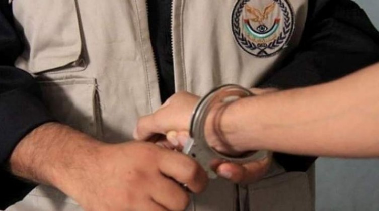 شرطة رفح تضبط مطلوبًا على عدة قضايا مخدرات