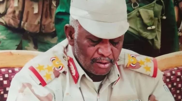 الحوثيون يفرجون عن قائد عسكري بالحكومة