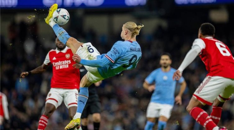 هالاند يوجه رسالة تحذير إلى آرسنال قبل صدام مانشستر سيتي