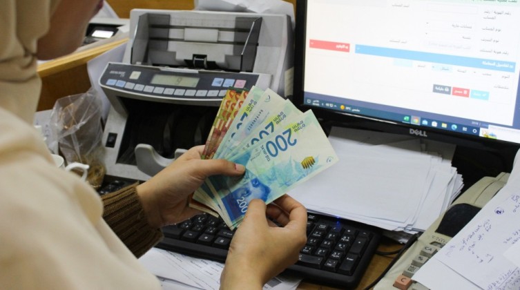 "المالية بغزة" تحدد موعد صرف زكاة الفطر