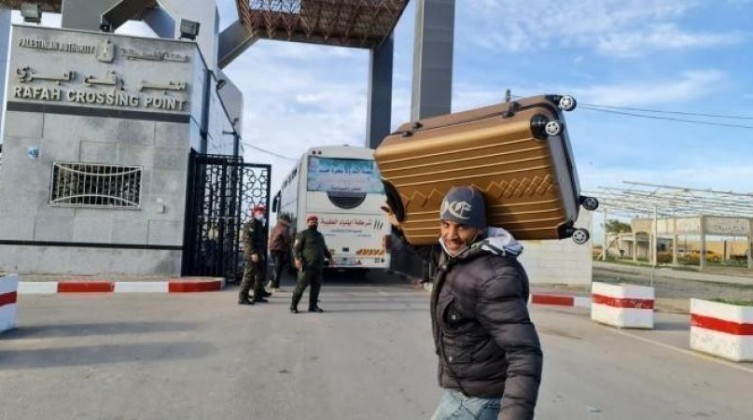 إحصائية حركة السفر عبر معبر رفح البري خلال الأسبوع الماضي