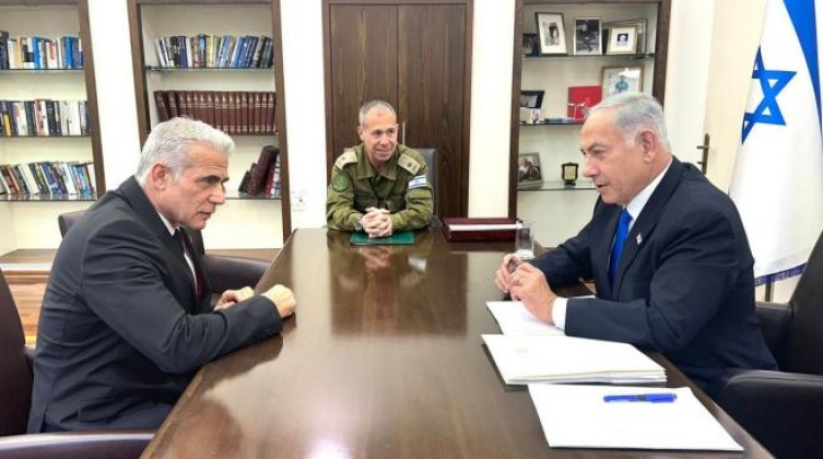 لابيد: حكومة نتنياهو ليست ذات كفاءة وحكومة لا يثق بها أحد