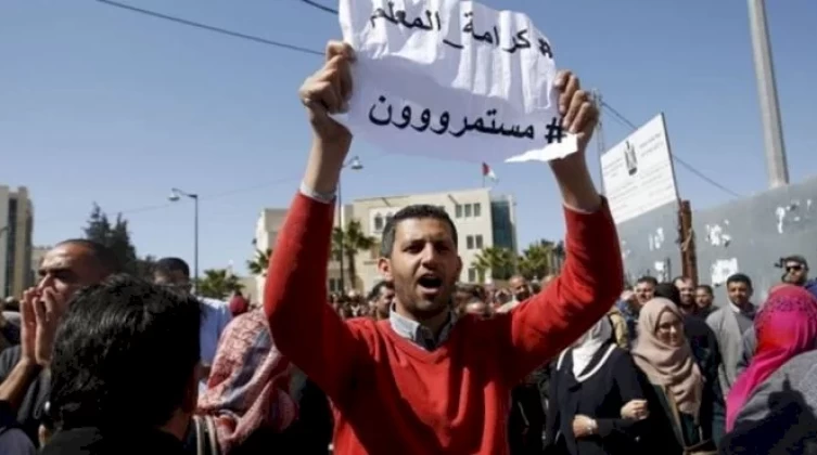 حراك المعلمين يُصدر بيانًا بشأن الإضراب في الضفة