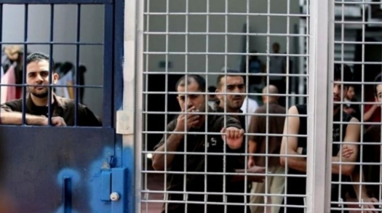 تجمع الأطباء الفلسطينيين يعلن عن إطلاق سلسلة إنتاجية تتعلق بالأسرى المرضى