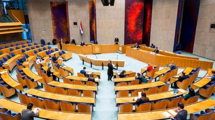 إخلاء مبنى البرلمان الهولندي بسبب قنبلة وهمية