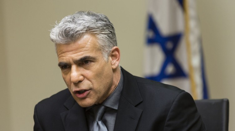 لبيد: نتنياهو يقود أكثر الحكومات فشلا وتطرفا في تاريخ البلاد