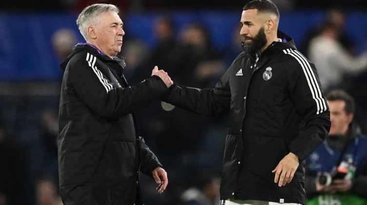 أنشيلوتي يثير غضب بنزيما.. ما القصة ؟