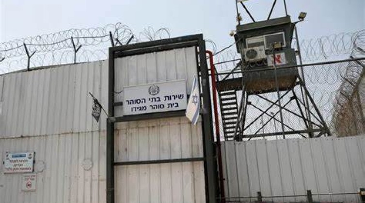 أسير من رام الله يدخل عاماً جديداً في سجون الاحتلال