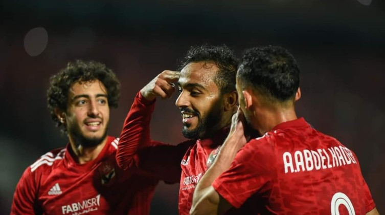 شاهد- الأهلي يقسو على الهلال بثلاثية ويتأهل إلى ربع نهائي دوري أبطال إفريقيا