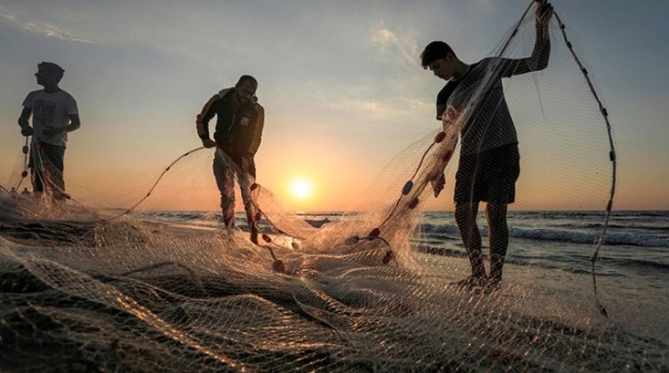 "الشرطة البحرية بغزة" تصدر تنويه بشأن حركة الصيد والملاحة خلال عيد الفطر