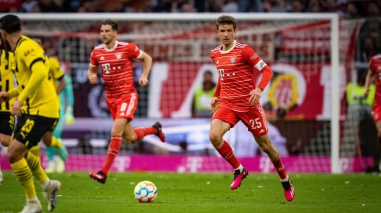 شاهد- بايرن ميونخ يخطف صدارة الدوري الألماني برباعية في دورتموند