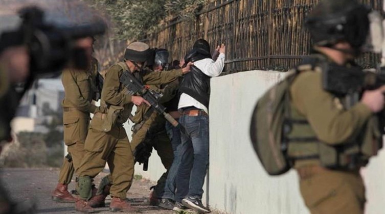 الاحتلال يعتقل شابا مقدسيا بزعم محاولته تنفيذ عملية طعن