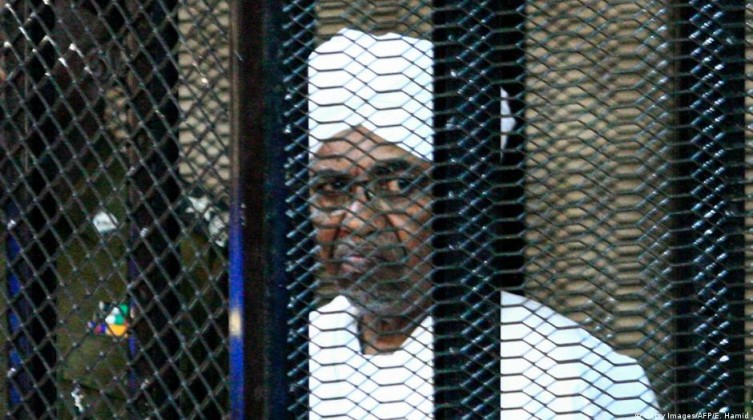 الجيش السوداني يتحدث عن وضع ومكان عمر البشير