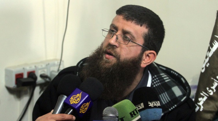 "حشد" تدعو لأوسع حملة تضامن شعبية مع الأسير خضر عدنان