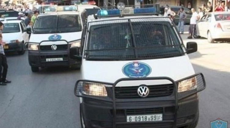 الشرطة تقبض على مشتبه به بتنفيذ عملية سطو مسلح في الخليل