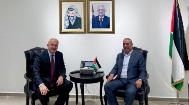الشيخ يلتقي مع الممثل الروسي في رام الله