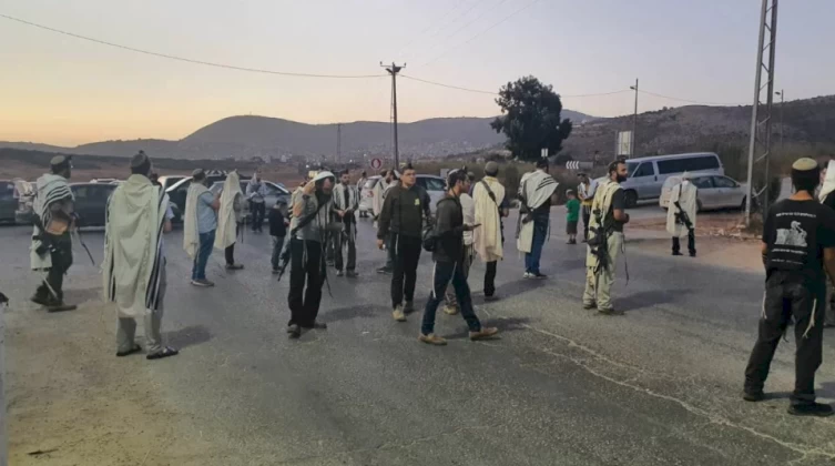 المستوطنون-يعربدون-في-مناطق-متفرقة-بالضفة-1680869304.jpg