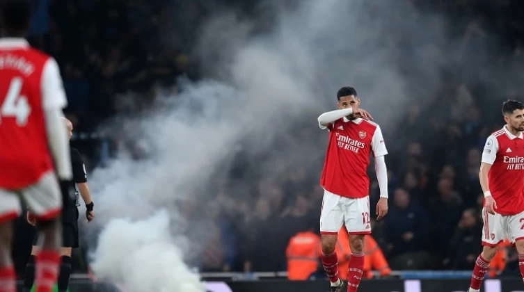 أرسنال يفقد ويليام ساليبا أمام مانشستر سيتي في البريميرليغ.jpg