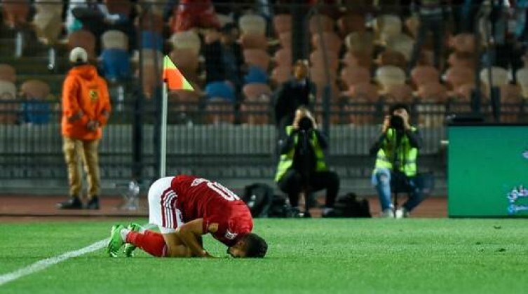 الأهلي يستعيد صدارة الدوري الممتاز بثلاثية في شباك فاركو