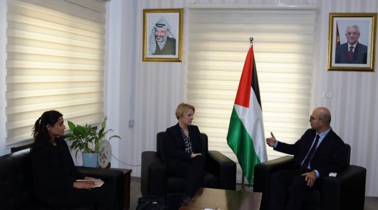 تفاصيل لقاء الهدمي مع سفيرة سويسرا لدى فلسطين