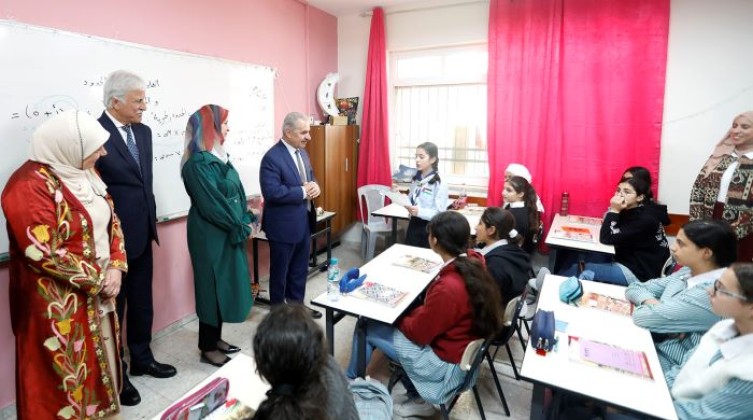 اشتية: امتحان الثانوية العامة سيعقد في موعده المقرر سابقا