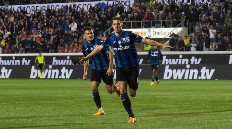 أتالانتا يكتسح روما بثلاثية في الدوري الإيطالي