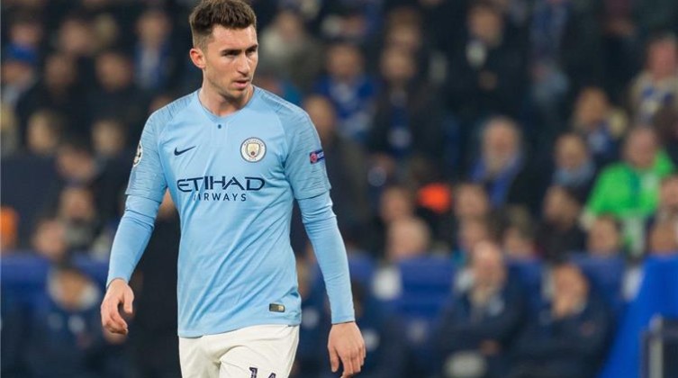 مانشستر سيتي يوافق على رحيل مدافعه