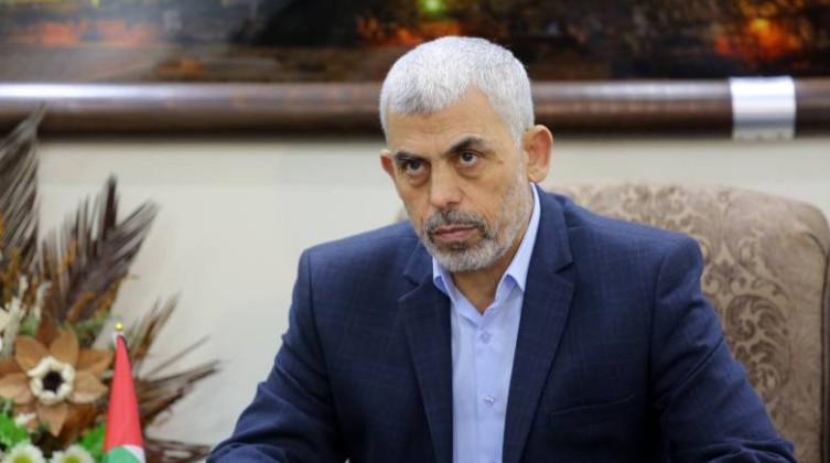 وزير الخارجية الإيراني يهاتف رئيس حماس بغزة يحيى السنوار