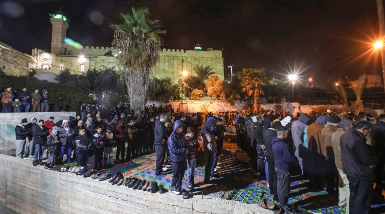 دعوات للمشاركة بجمعة "فجر باب الرحمة" في الإبراهيمي والأقصى