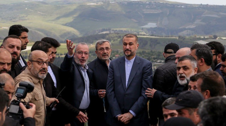 "وزير الخارجية الإيراني" يلتقي النخالة ونصر الله في بيروت