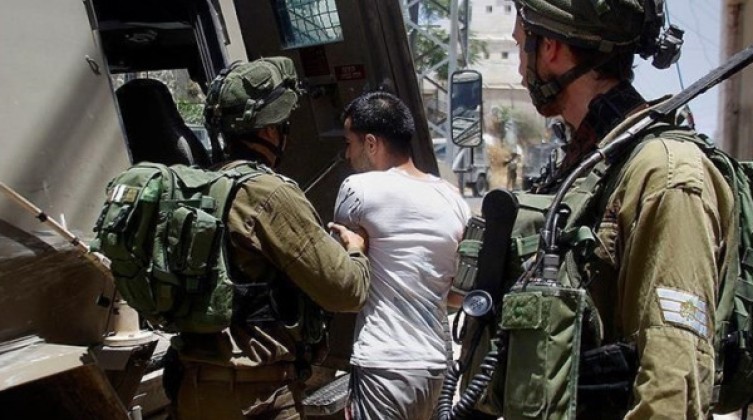 الاحتلال يعتقل الشاب معتز عودة في القدس
