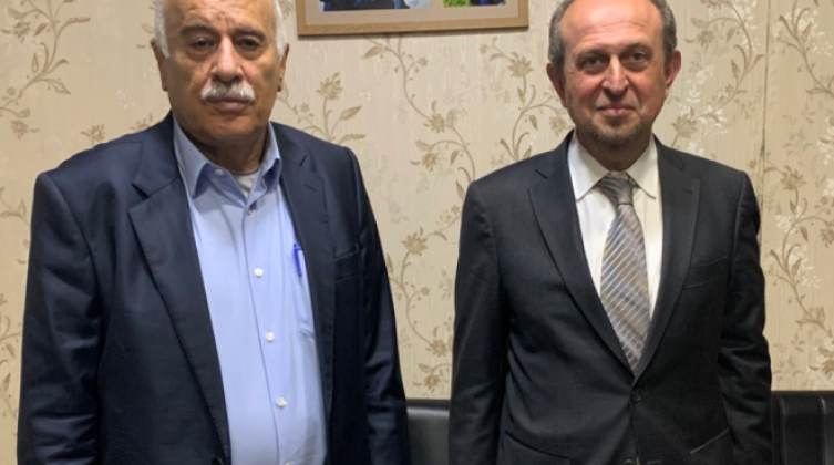 هادي عمرو يلتقي مع جبريل الرجوب.. ماذا بحثا؟