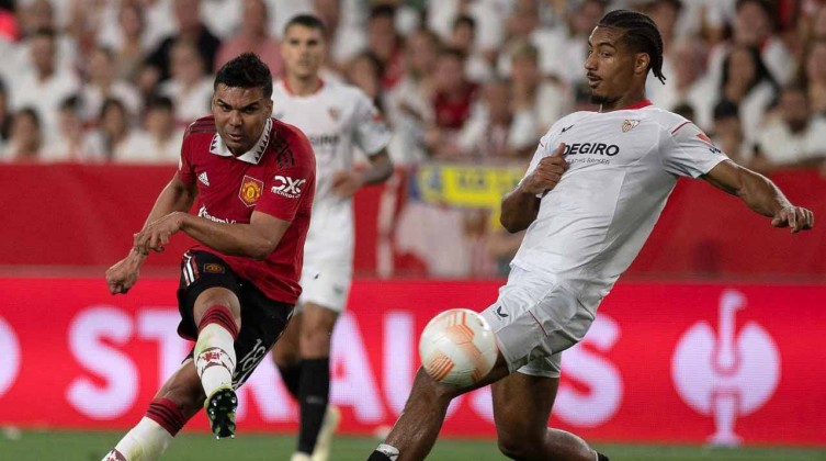 إشبيلية يتأهل لنصف نهائي الدوري الأوروبي