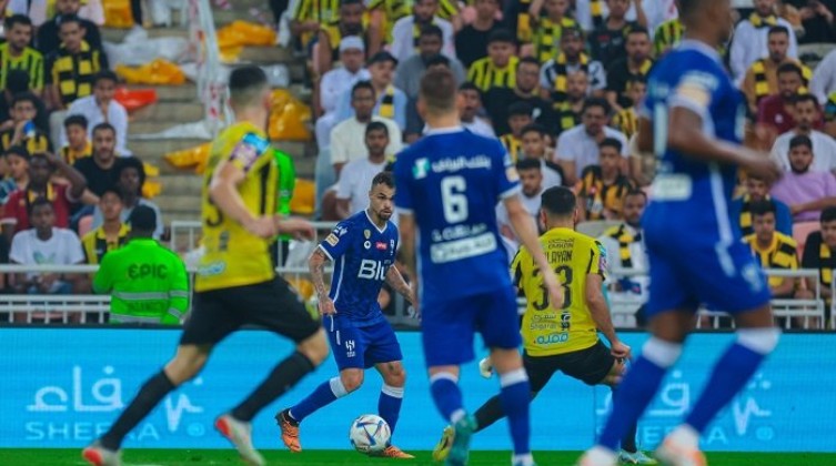 شاهد- الهلال يتأهل إلى نهائي كأس خادم الحرمين