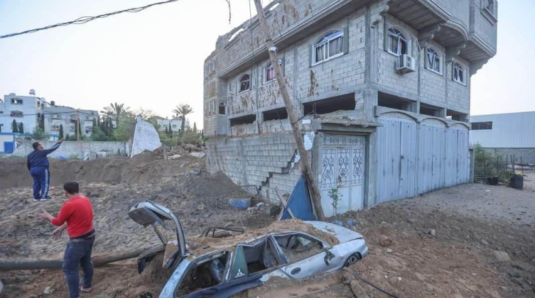 بالصور: أضرار جسيمة.. تفاصيل ما حدث ليلة القصف الإسرائيلي على غزة