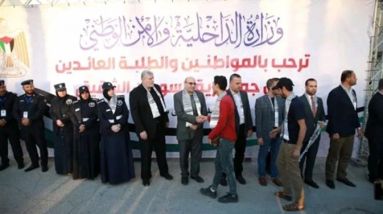 التعليم بغزة: جهوداً ومساع ٍحثيثةً تبذل لمساعدة الطلبة العائدين من السودان