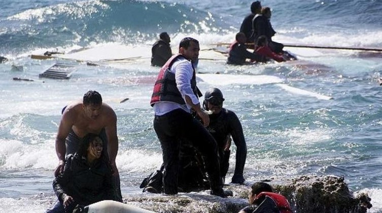 "الخارجية الفلسطينية": نتابع أنباء عن غرق قارب قبالة سواحل اليونان